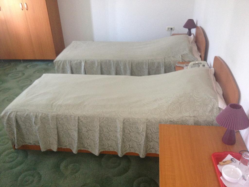 Hotel Lotus Арад Стая снимка