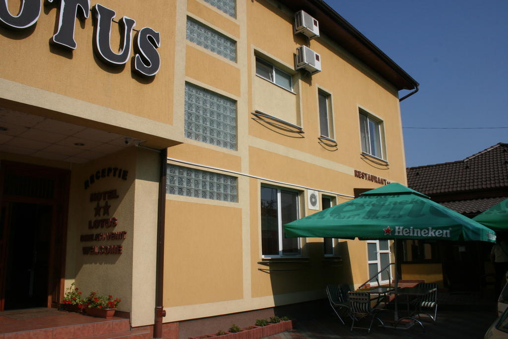 Hotel Lotus Арад Екстериор снимка